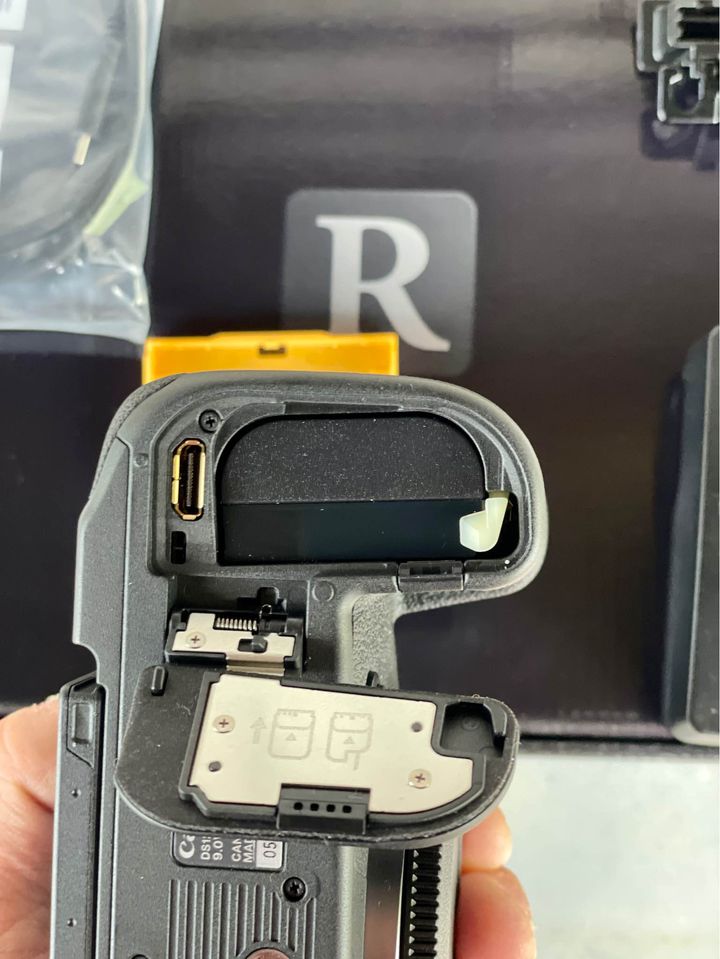 Canon EOS R5 8K mirrorless camera