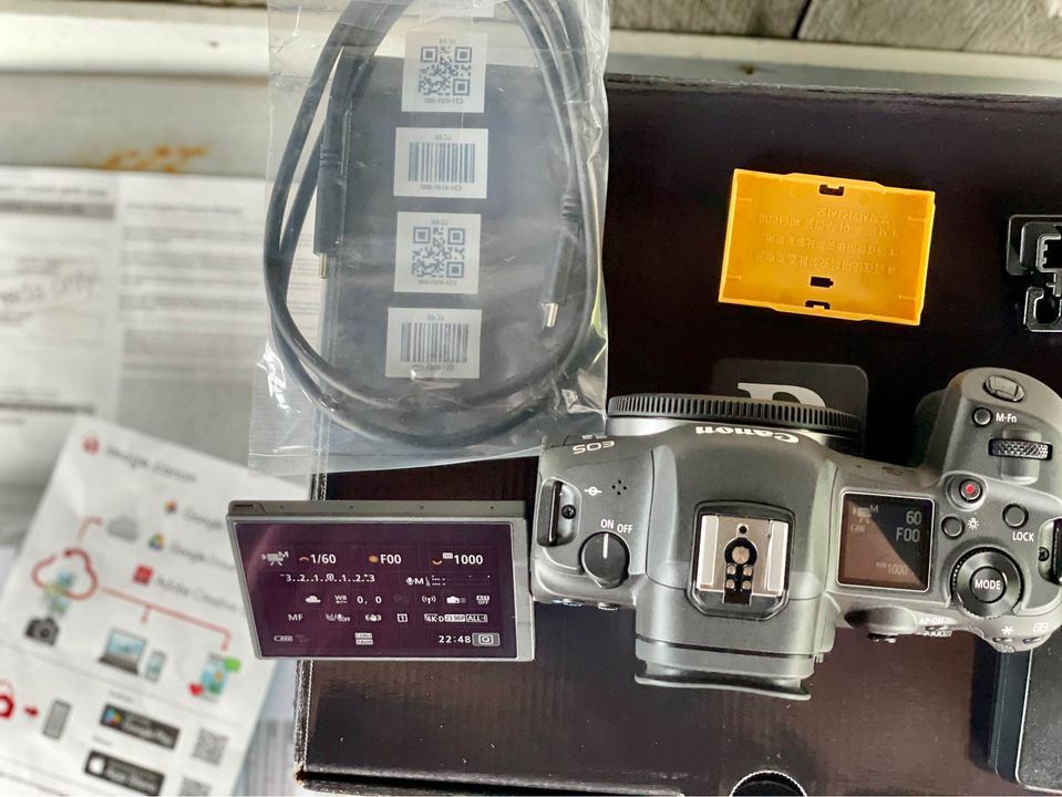 Canon EOS R5 8K mirrorless camera