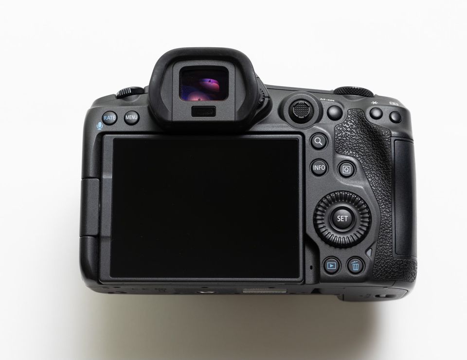 Light Used Canon EOS R5