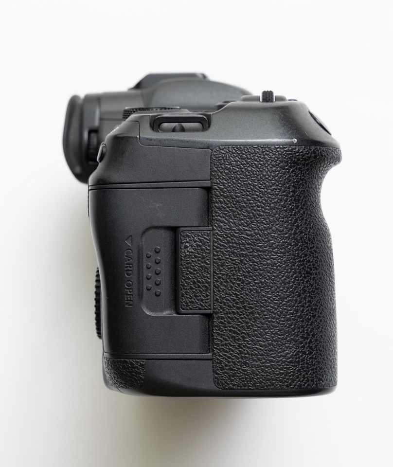 Light Used Canon EOS R5