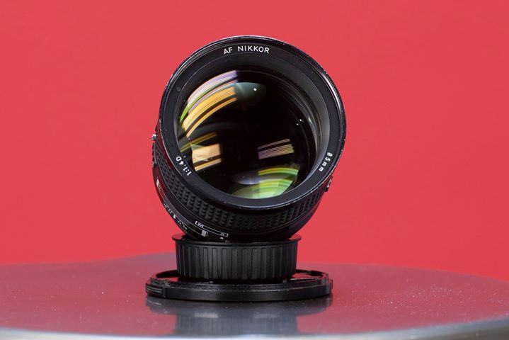 Nikon 85mm f/1.4D AF Nikkor Lens for Nikon Digital SLR Cameras